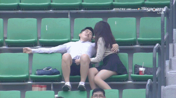 잠실구장 레전드 커플 | 인스티즈