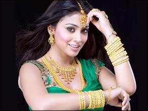 Central Govt makes hallmarking of gold compulsory