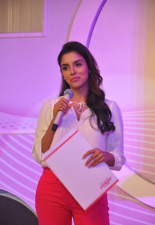 ACTRESS Asin at Fair and Lovely Expert Express Launch
