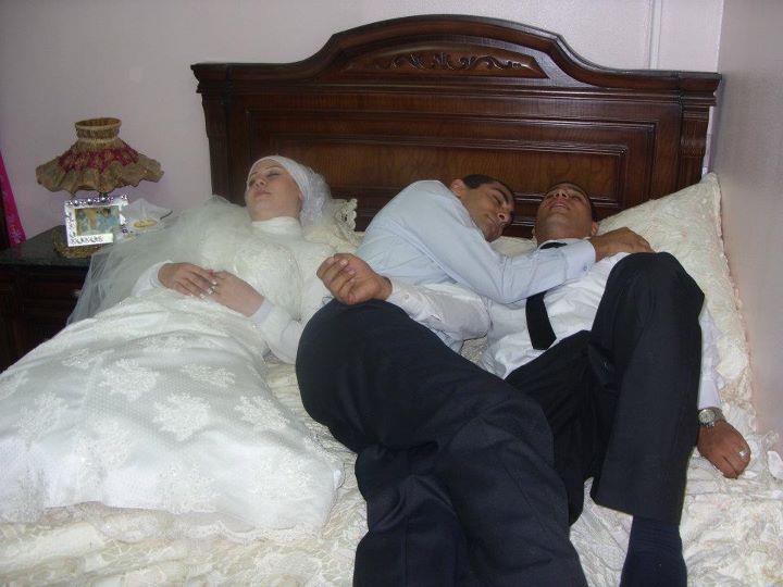 Спать на животе в исламе. Мусульманская первая брачная ночь. Первое Брачное ночь мусульман. Первая брачная ночь мусульманки.