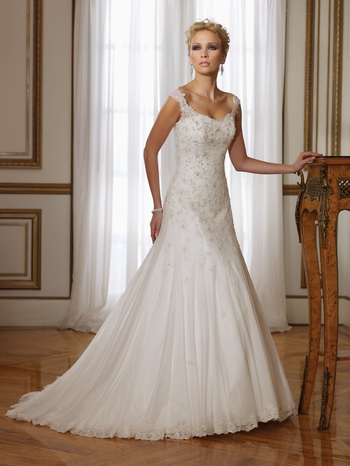 Moderno y sencillos vestidos de novia Moderno y sencillos vestidos de novia