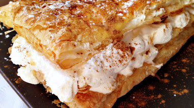 Milhojas de hojaldre fácil relleno de nata y canela