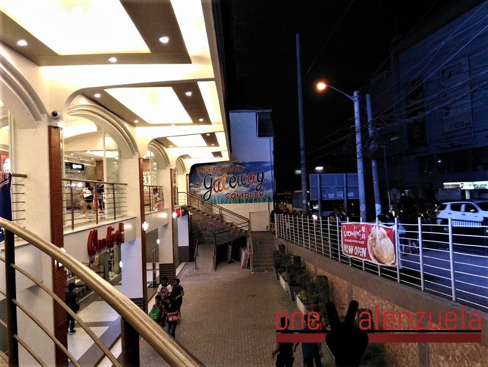 One Valenzuela Wandering at Valenzuela Gateway Complex, Paso De Blas