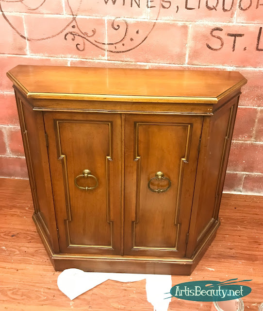 Updating and Out of Date Cabinet using General finishes Milk Paint