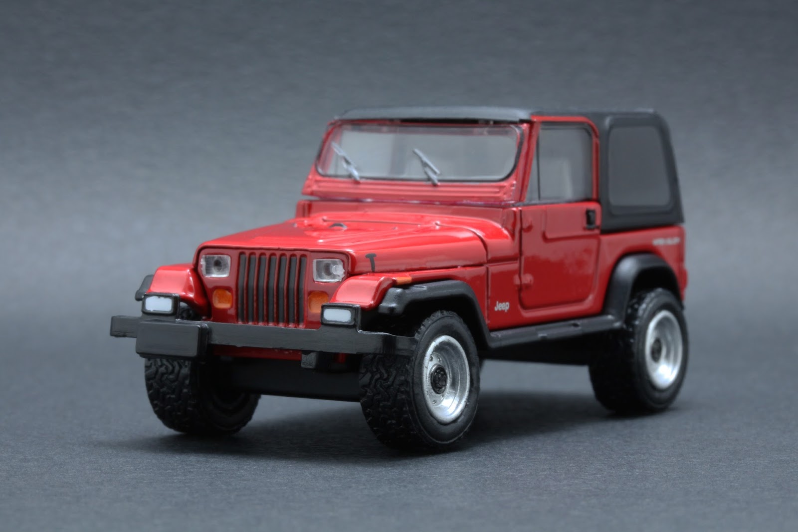 Diecast Hobbist: 1992 Jeep Wrangler Hard Top (YJ)