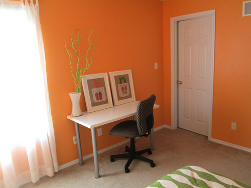orange teen bedroom
