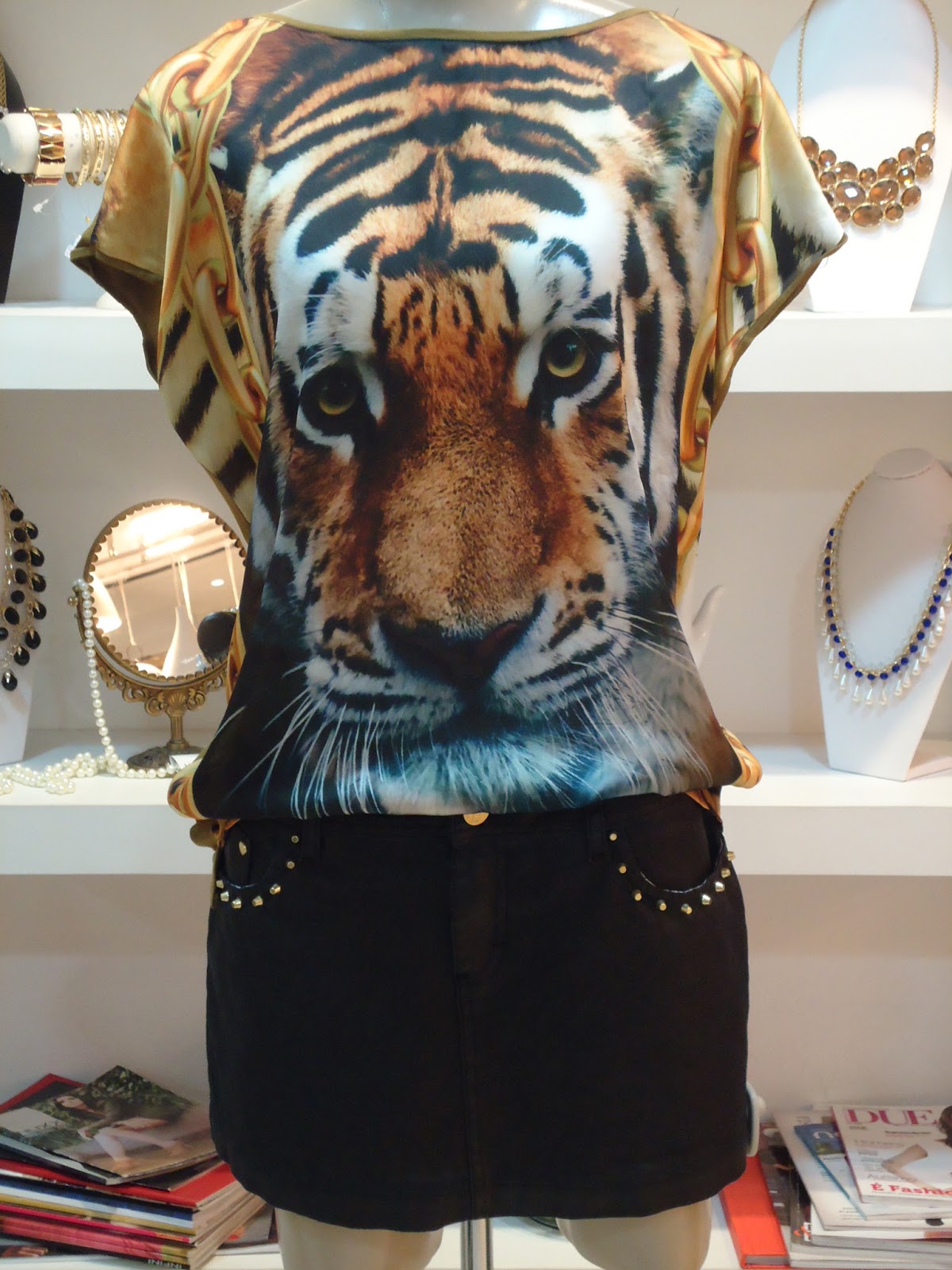 Estilo Prima: T-shirt com estampas de bicho
