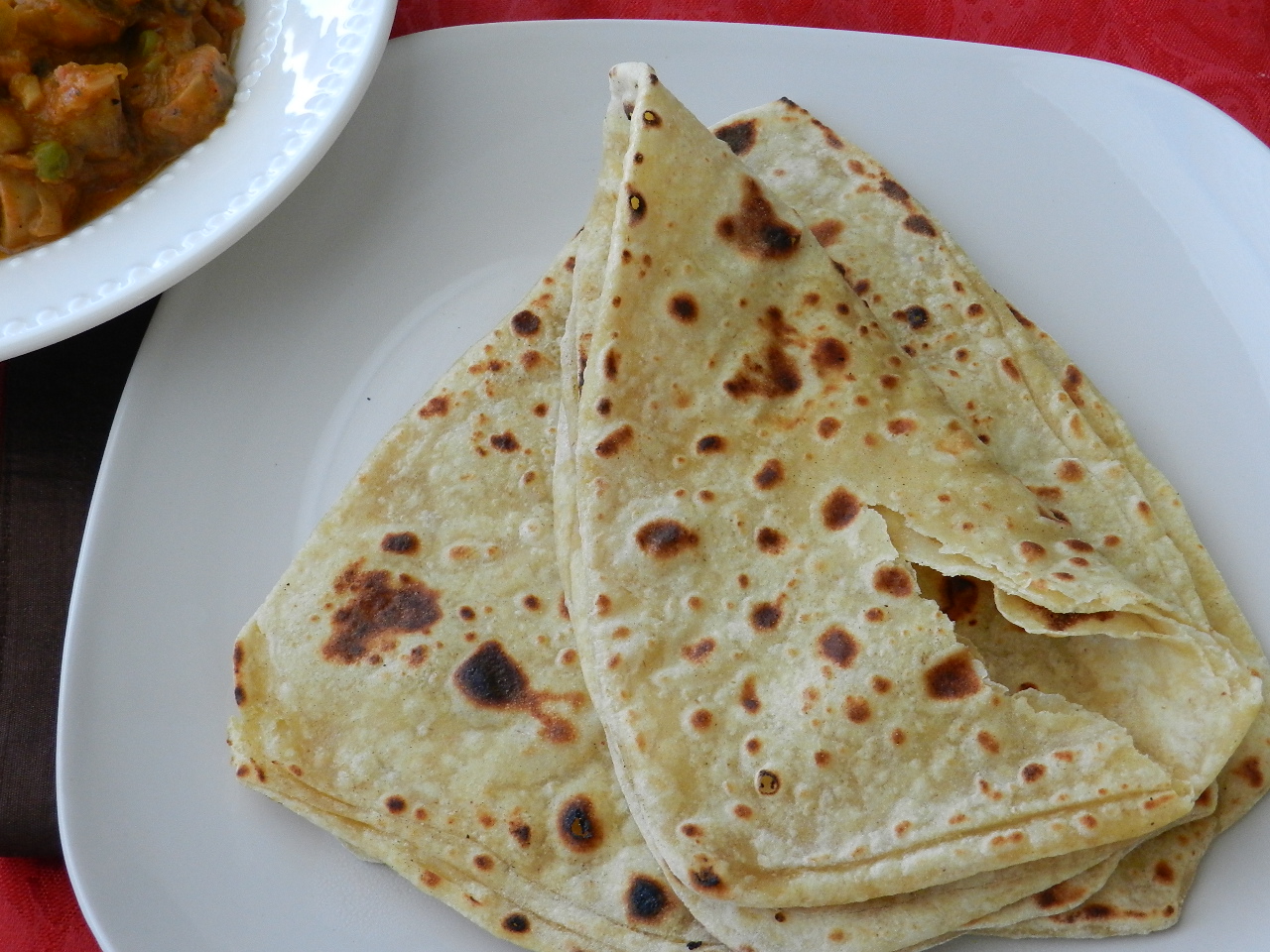 Raajis kitchen: Triangle Paratha