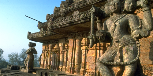 लिंगराज मंदिर, भुवनेश्वर -Lingaraj Temple - Bhubaneswar, India Lingaraj Temple is believed to be the oldest and largest temple of Bhubaneshwar.