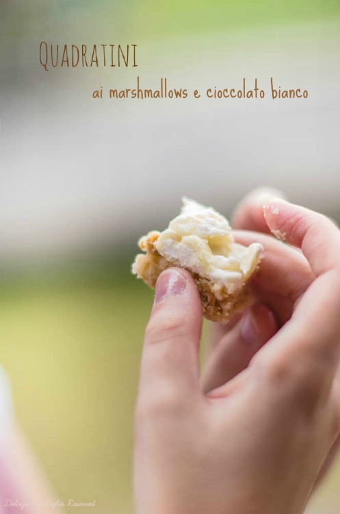 quadratini ai marshmallows e cioccolato bianco