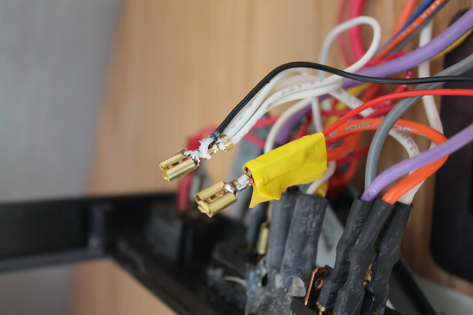 The Pathless Traveler: Adding a voltage guage to my Roadtrek control panel