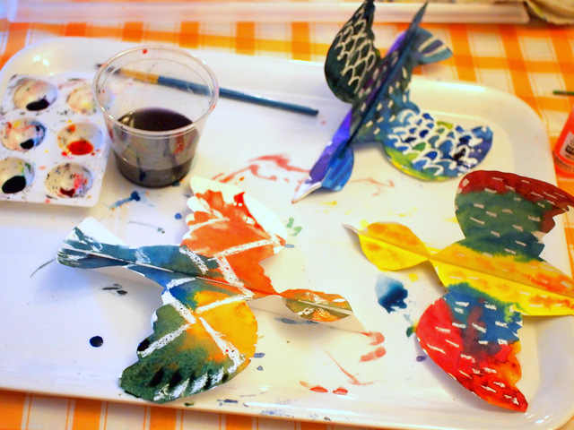 Colorful Paper Plate Birds- A beautiful art and craft project for children of all ages