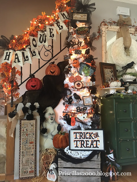 Priscillas: Halloween Tree!