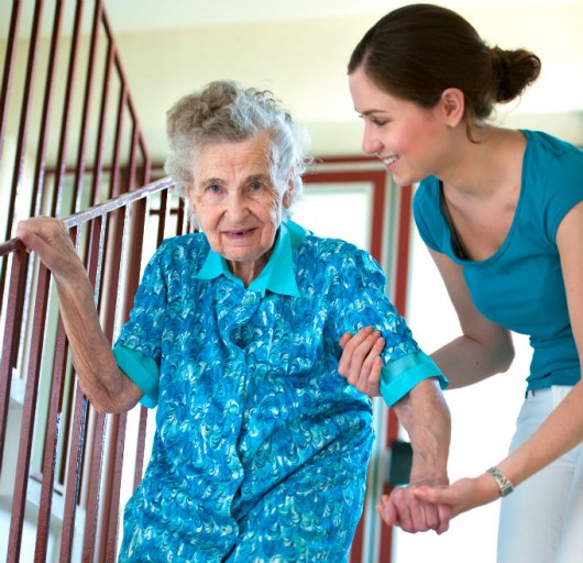 Curso De Cuidador De Idosos Gratuito 2022 Senac Senac-AM oferece 30 vagas em curso gratuito de cuidador de idosos