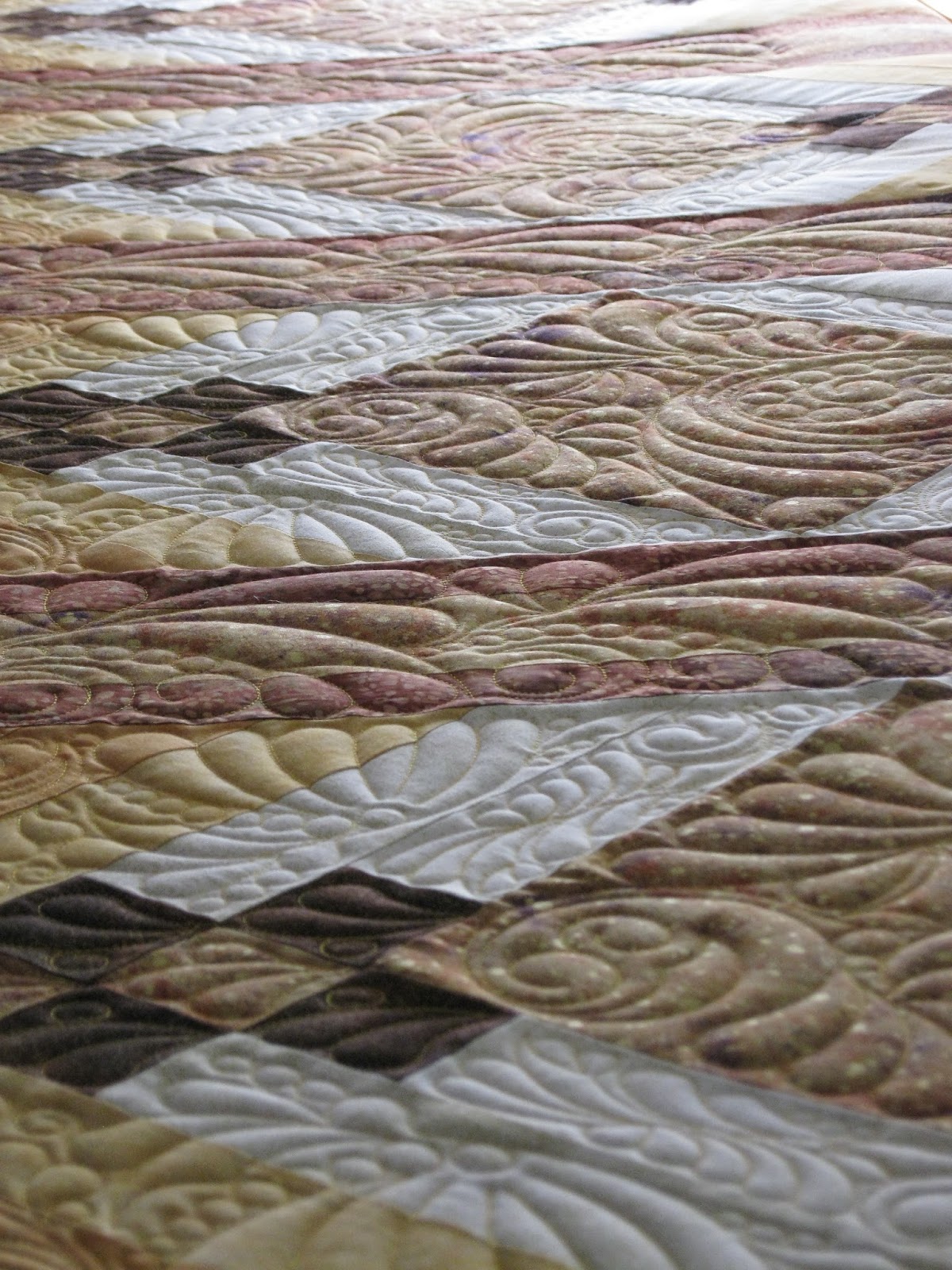 Moonbear Longarm Quilting Progress on a French Braid