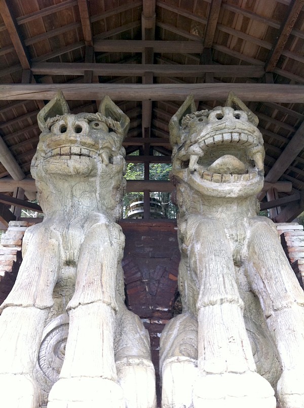 世界一大きい狛犬