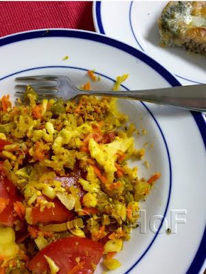 Picalilli and sliced tomatoes for lunch