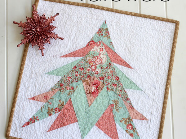 Yuletide Mini Quilt + Your Free December 2016 Calendar