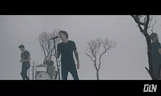 Lirik Lagu Our Last Night - Every Time Our Earth Shakes dan Terjemahan