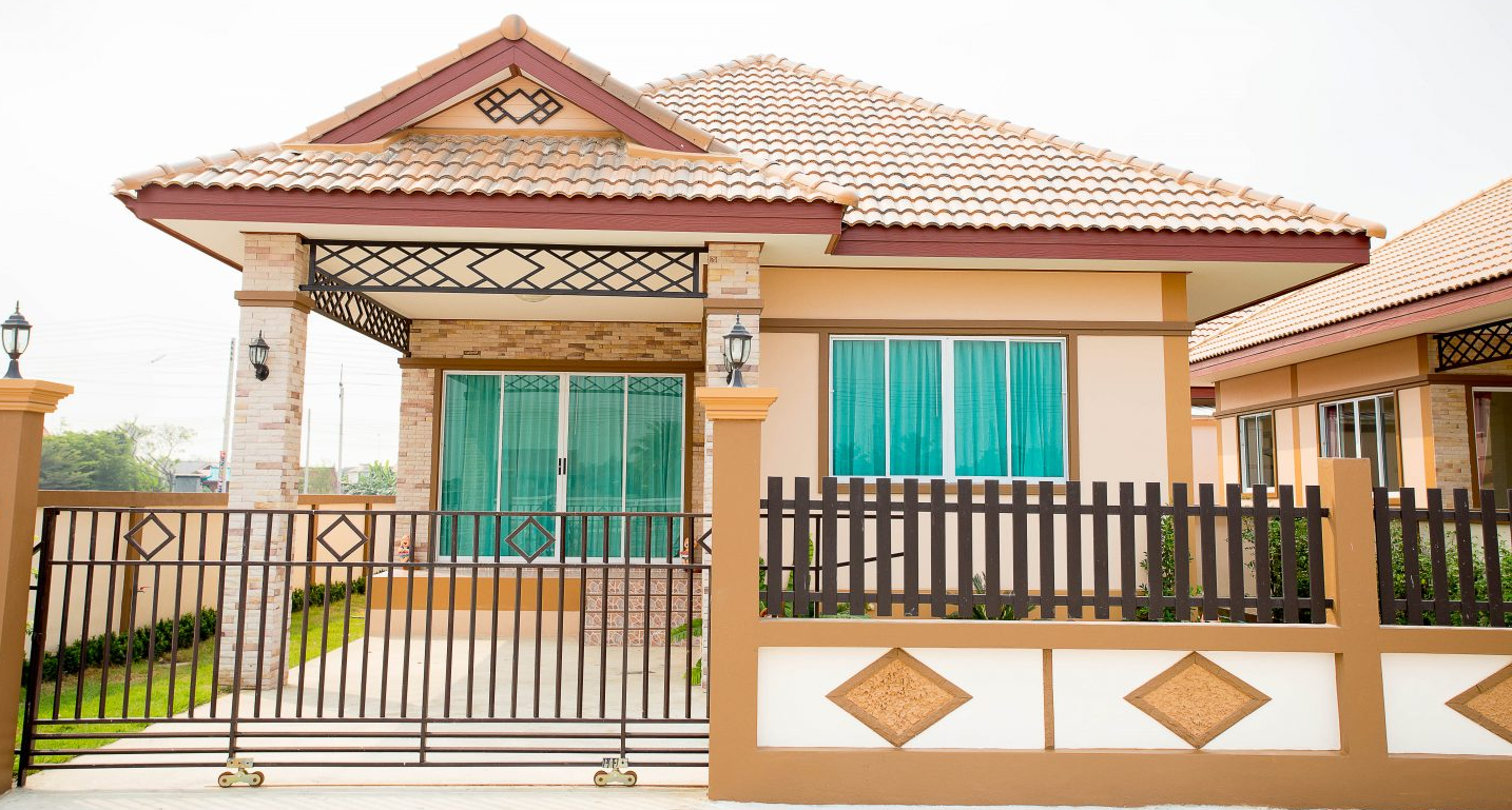 Living in bungalows makes it easy to enjoy more down time. You do not have many levels to clean, to vacuum or too many bathrooms to scrub and bedrooms to maintain. Today, we will show you these bungalows are the best option for you! 