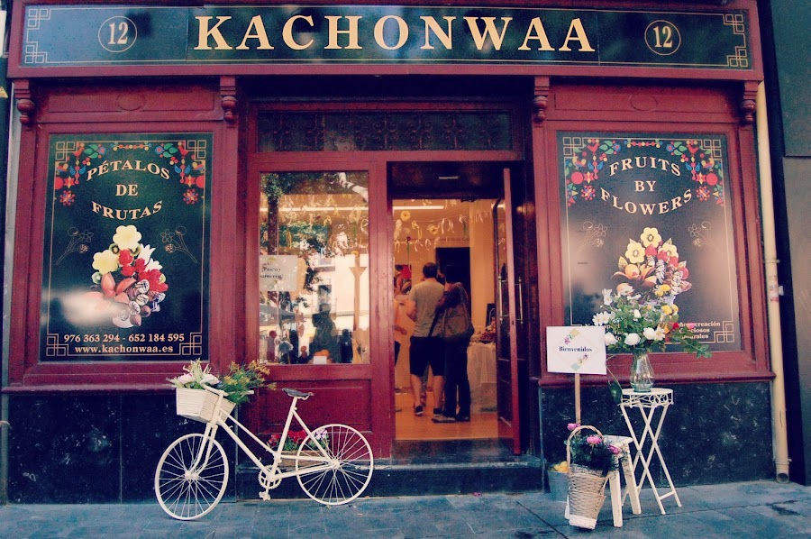 evento, pop up, kachonwaa, felipeando, zaragoza, frutas, chocolate, cobertura, fresas, limonada, canotiers, photocall, catering, el balcon de alicia, decoración,