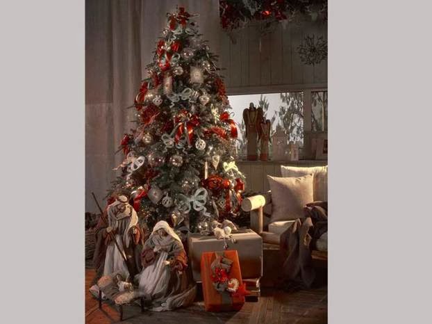 Albero Di Natale Addobbi Rossi L'appartamento al piano di sotto...: Stili in tv. Leonardo, l'albero di