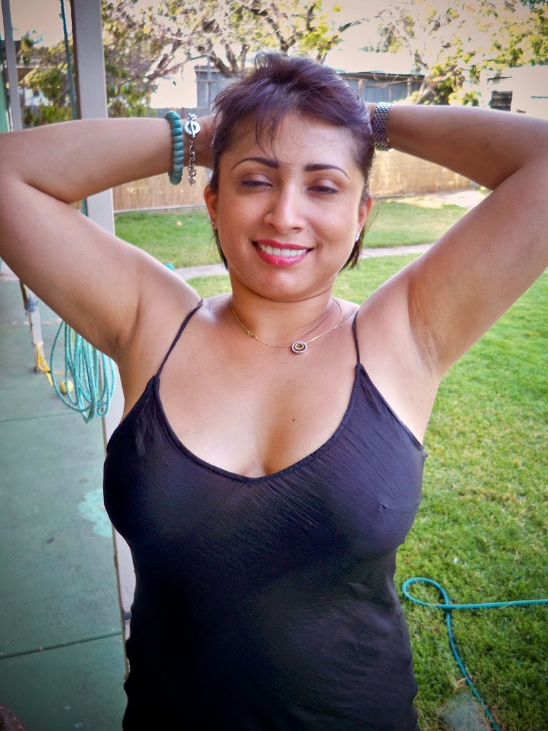 30 Plus Hot Nri Aunty Two Piece Bikini And Sexy Pics From India Wiral Beauties 