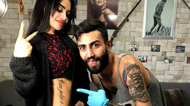 Azerí se tatuó frase mal traducida por Google 