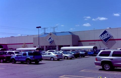 Trip to the Mall: Sam's Club Shut Down 63 Locations Today!