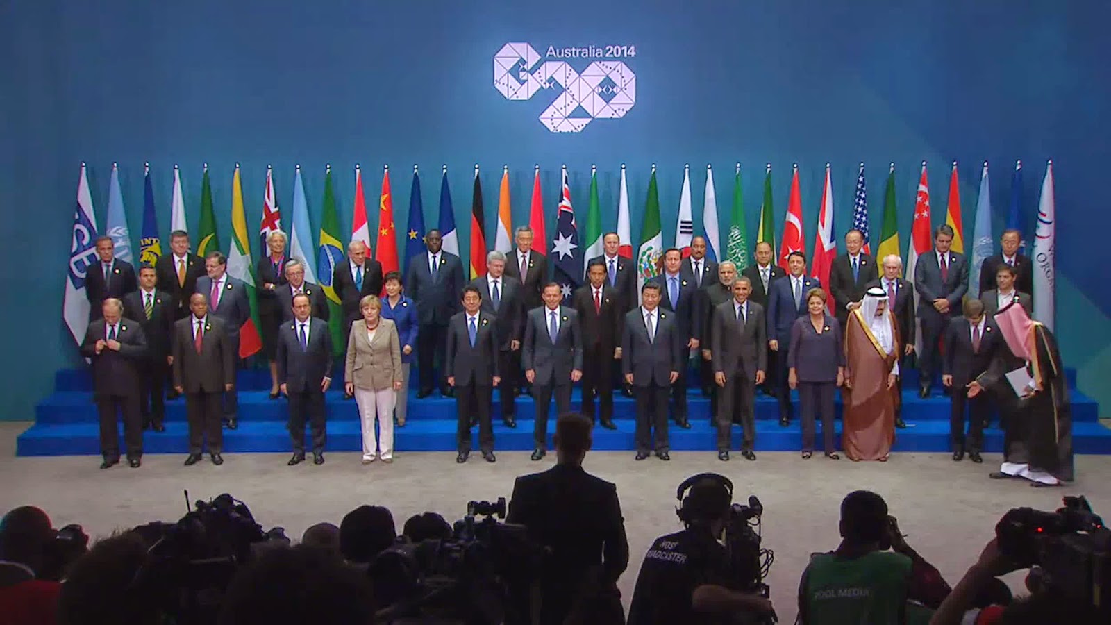 Видео саммита. Саммит g20 2001. Саммит g20 2014 охрана. G20 2021. Саммит g-20 в Гамбурге.