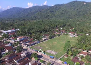 Lapangan Desa Ngadirojo tampak dari atas
