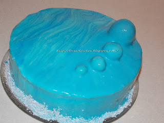 Tort albastru cu glazura oglinda