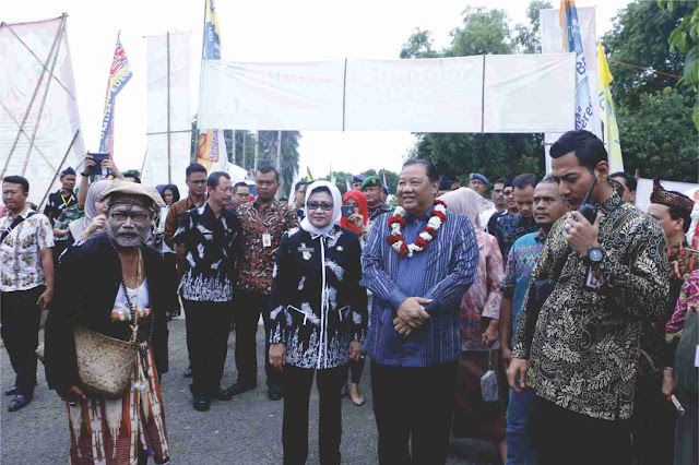 Mentri Koperasi Resmikan Gedung PLUT Subang Mentri Koperasi Resmikan Gedung PLUT Subang