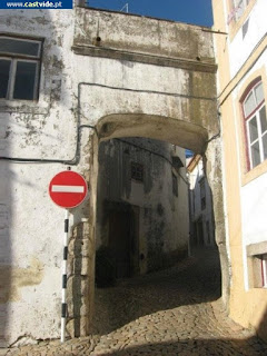 OGIVAL DOORS / Portas Ogivais, Castelo de Vide, Portugal