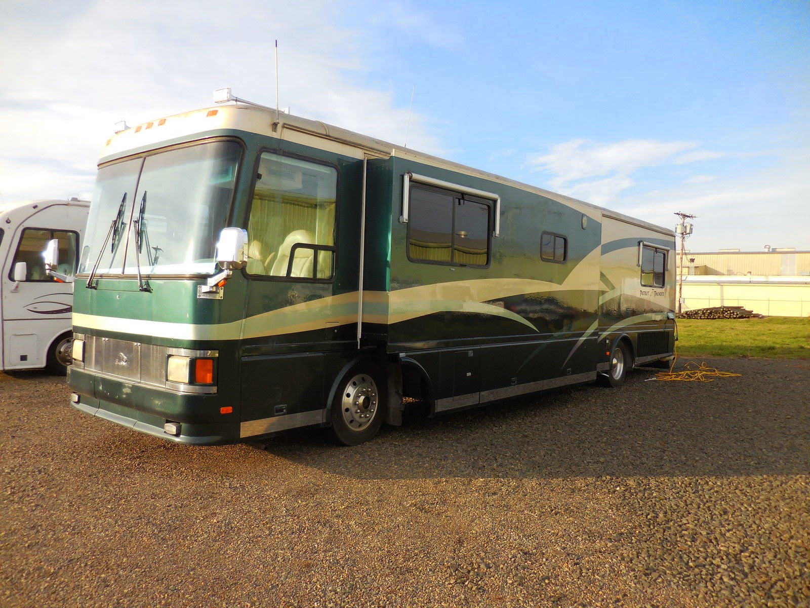 1999 Beaver Patriot Thunder Monticello Nice To Own RV