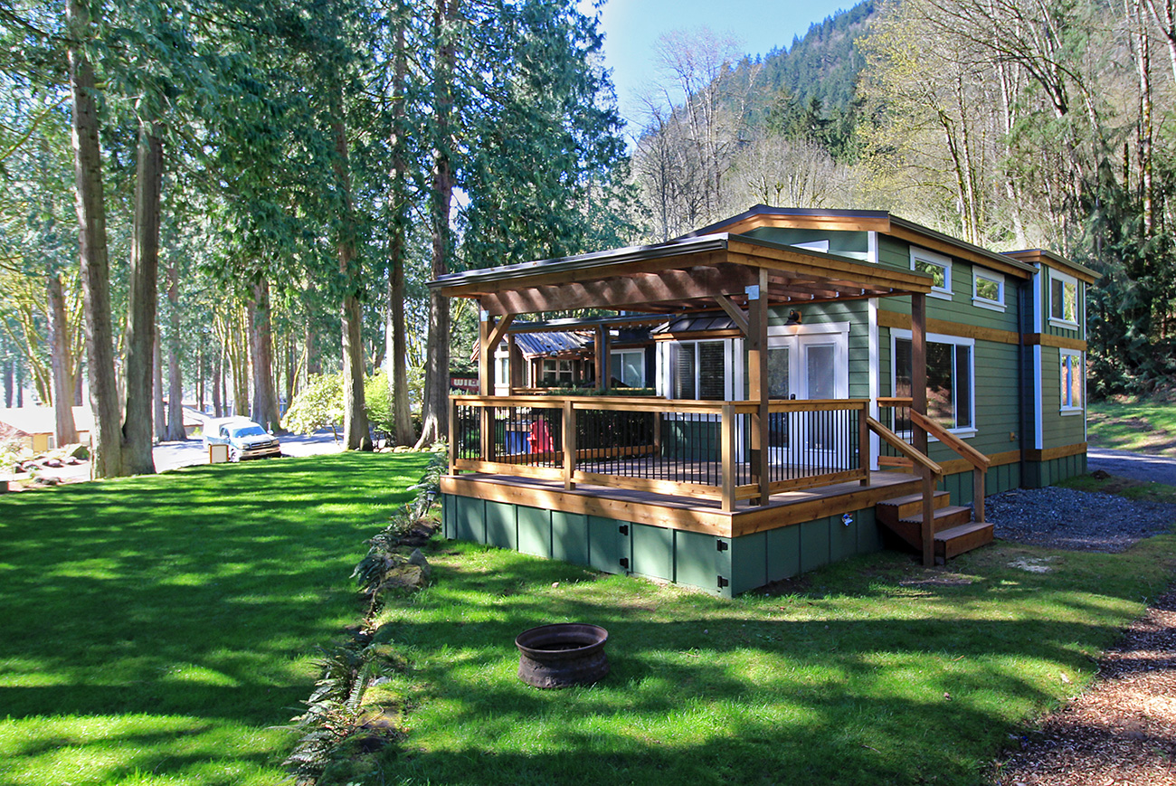 TINY HOUSE TOWN The Whidbey Cottage (400 Sq Ft)