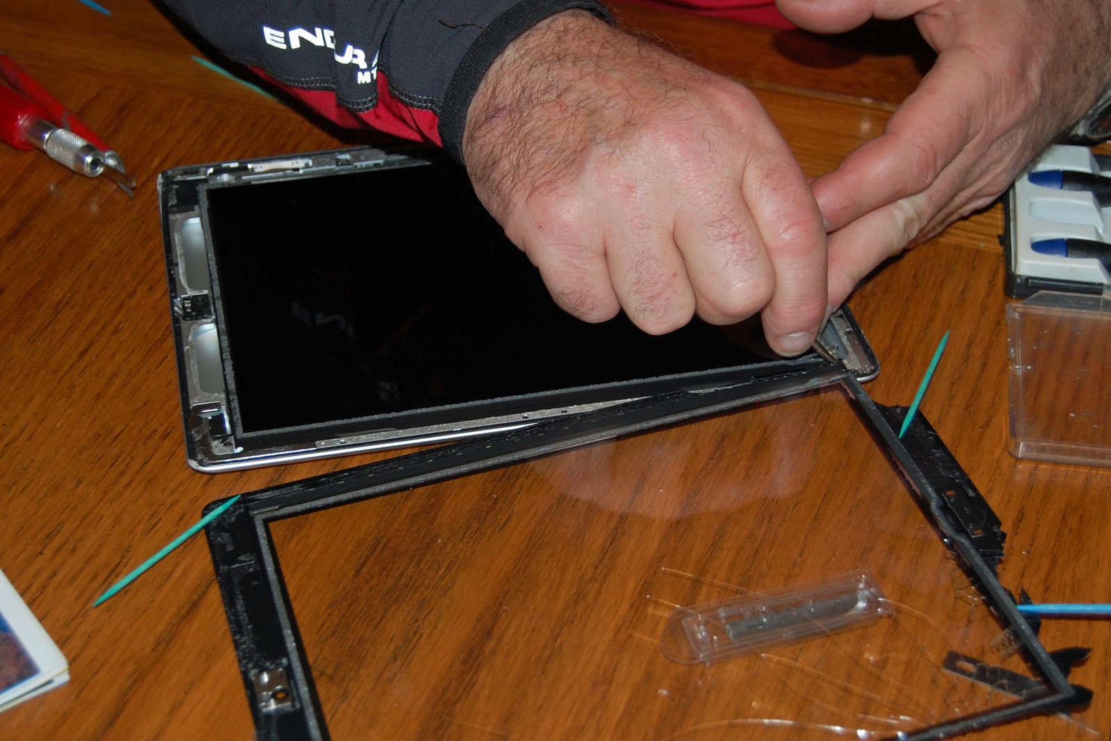 and you should know... how to fix a dropped Ipad....Part I