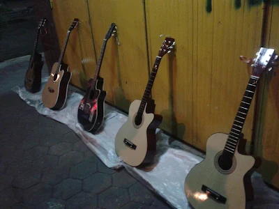 Ironi Musik Di Kota Batik