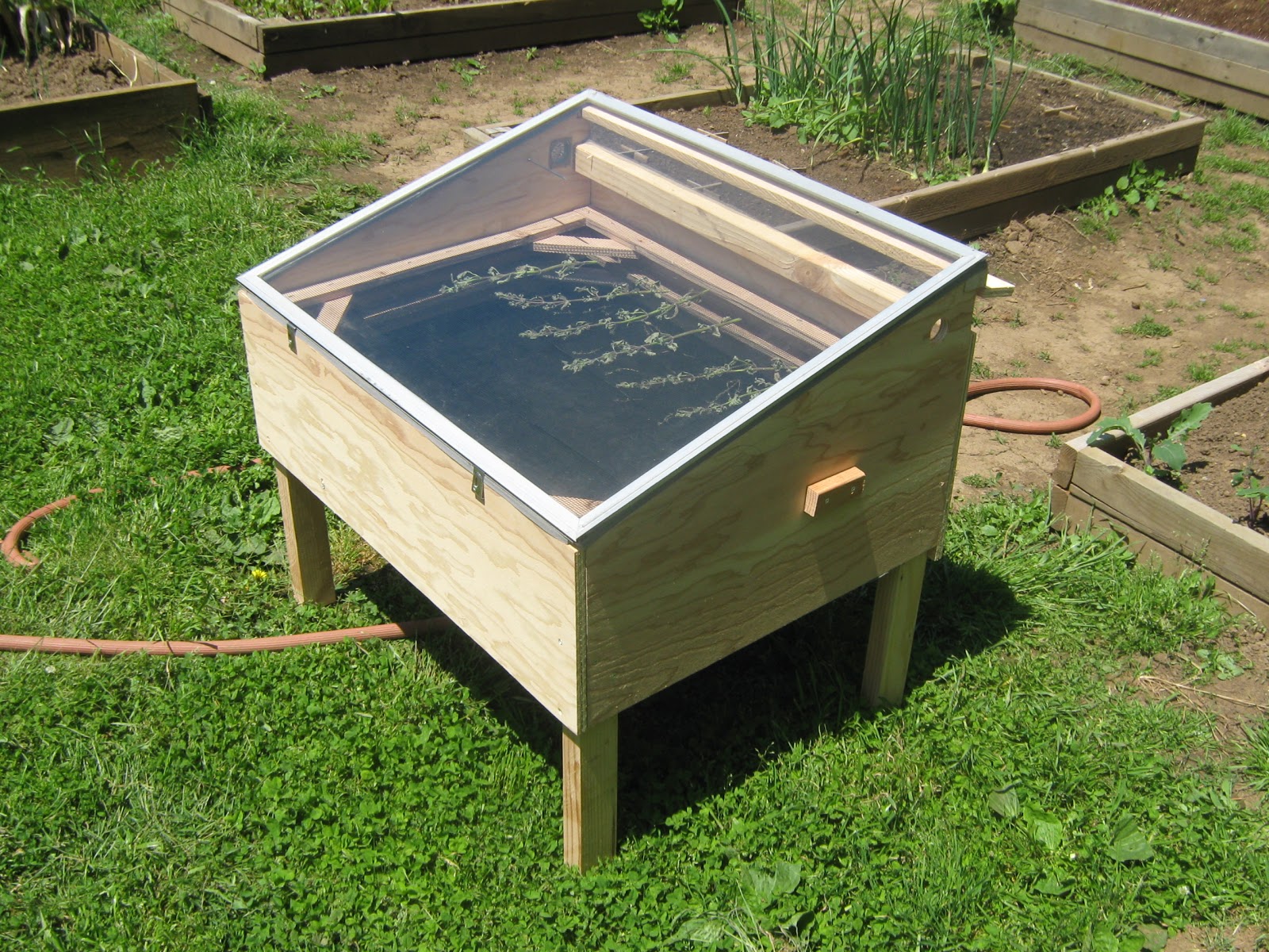 Simply Resourceful Solar Food Dehydrator