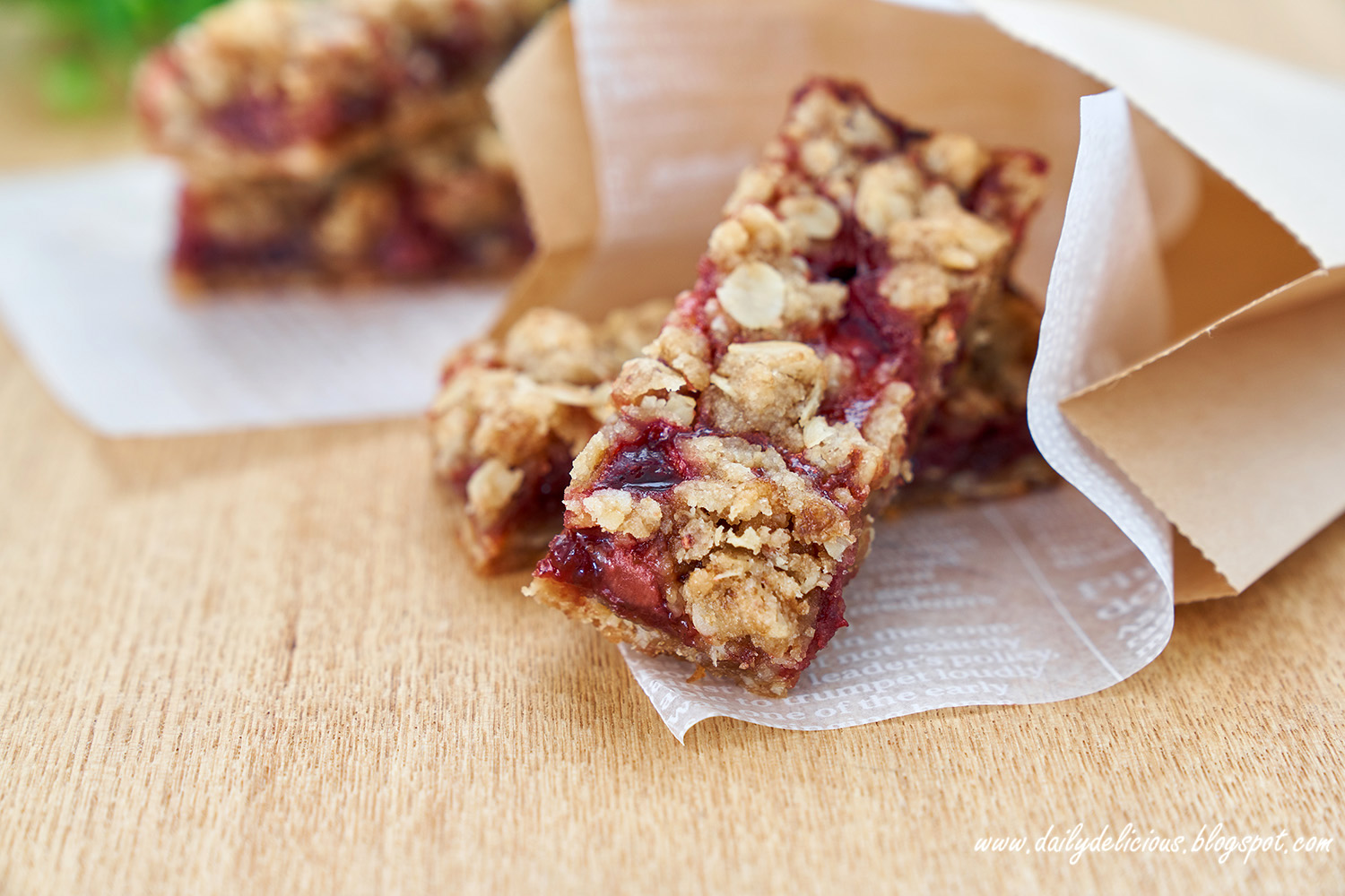 dailydelicious Strawberry Jam Bars
