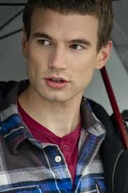 Alex Russell Height - How Tall