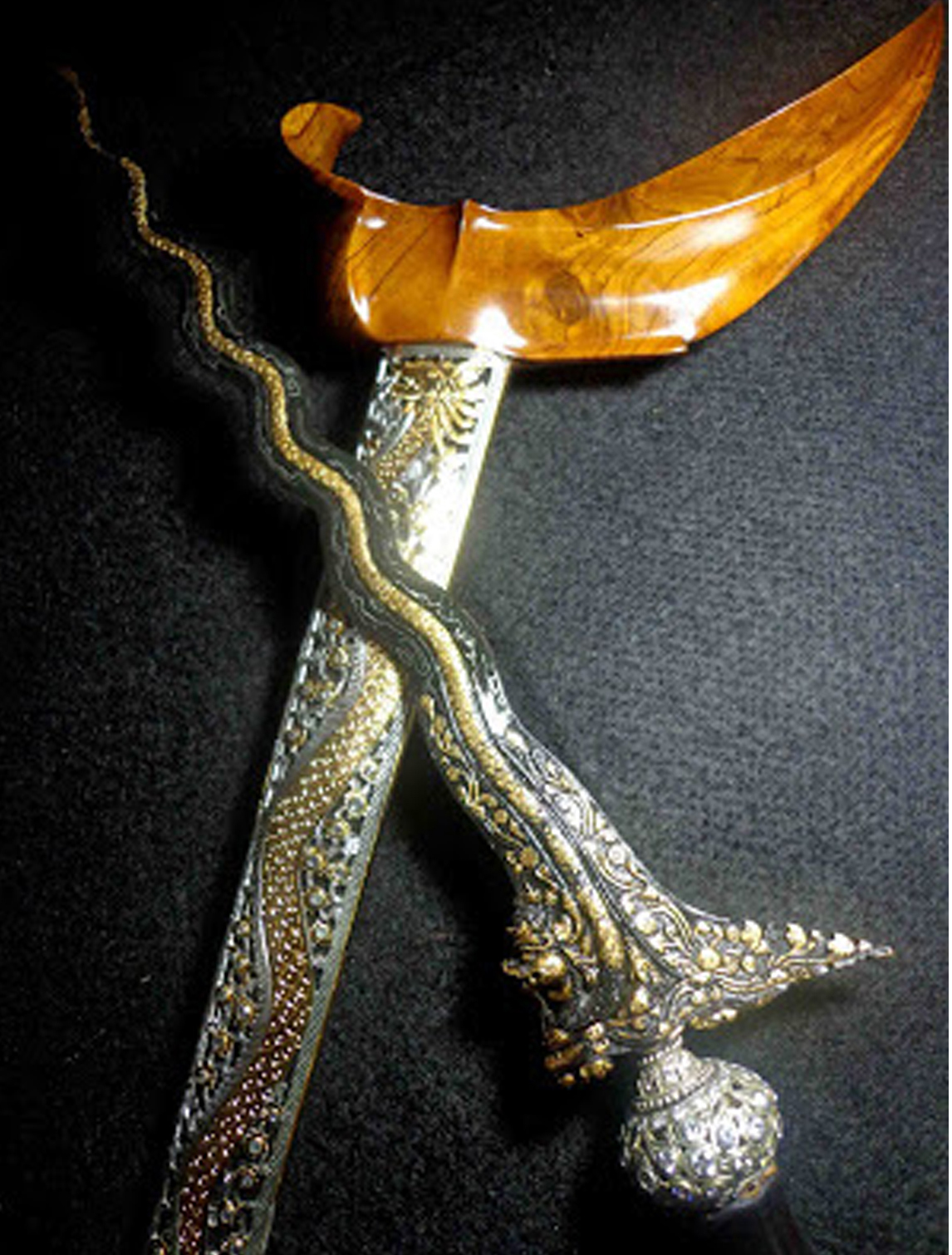 KERIS PUSAKA LEGENDARIS NOGOSOSRO KINATAH EMAS KOLEKSI