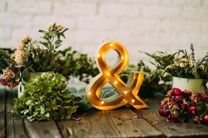 Letra de luces cartón diy