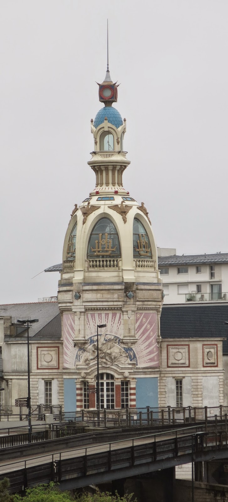 Nantes - Tour LU Nantes - Tour LU