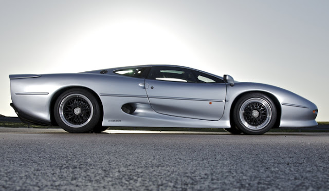 Jaguar XJ220