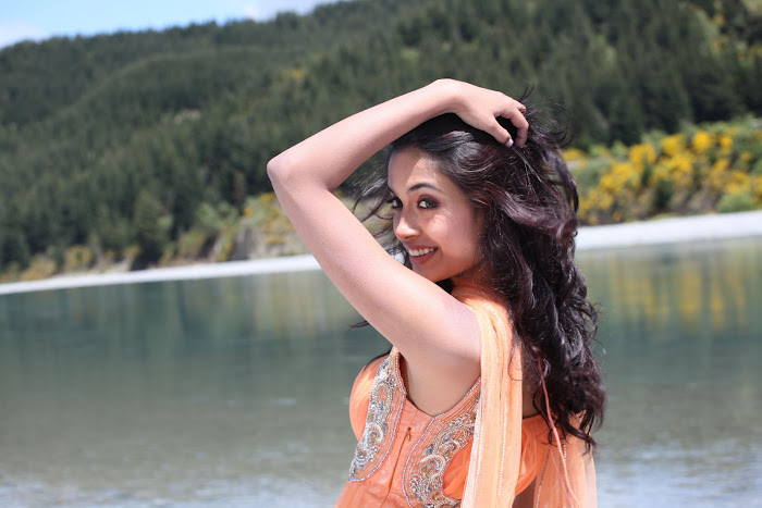 sarah jane dias spicy hq unseen pics