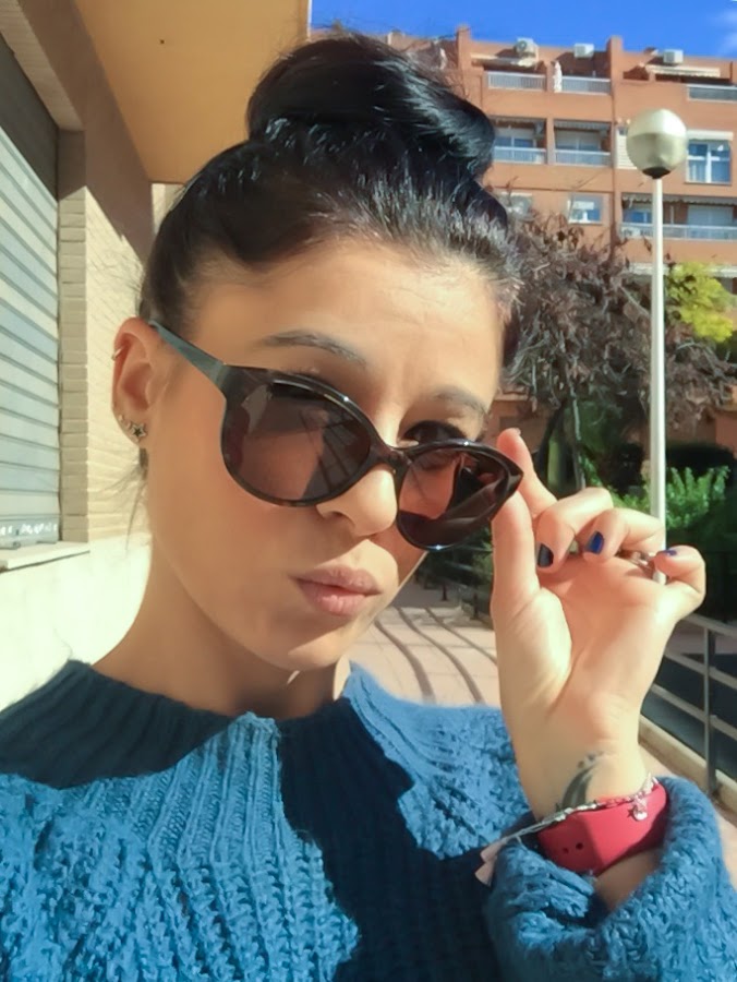 OUTFIT Winter, oversized sweater, ripped jeans, UGG boots