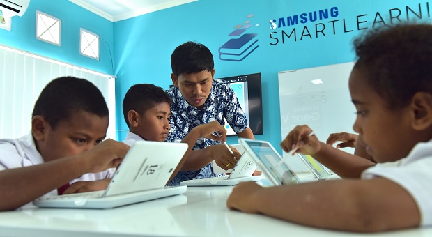 Samsung Bangun Kelas Berbasis Teknologi Bagi Siswa SD di Papua