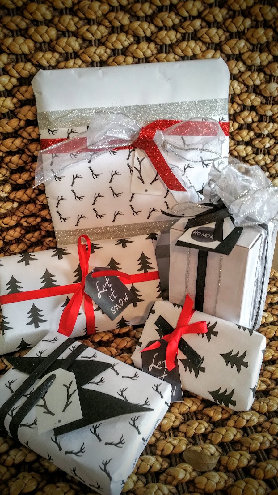 wrap, wrappers and wrapping DIY Gift Wrapping from dollar store and