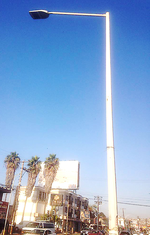 alumbrado publico en calle Cortez